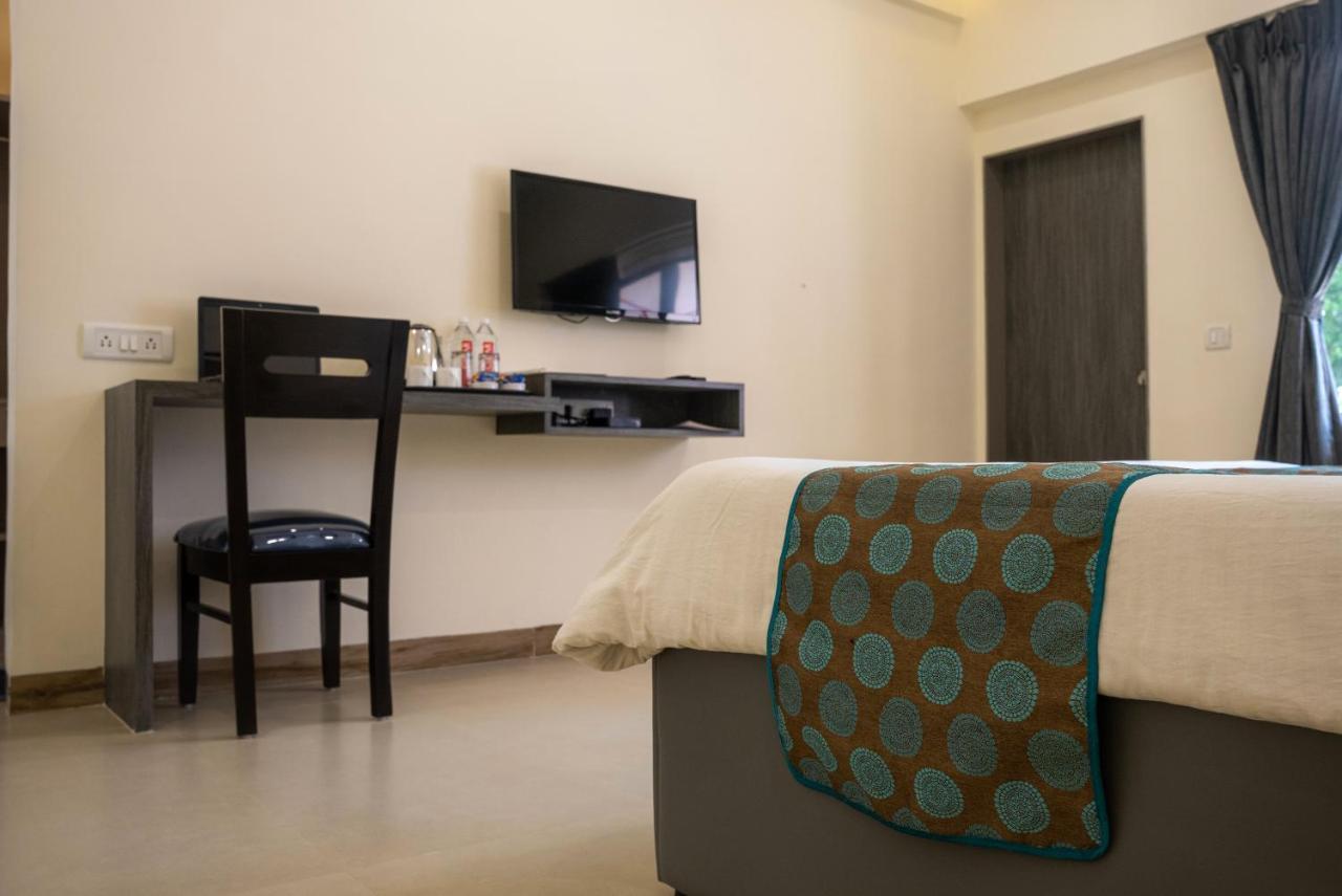 Girivihar Holiday Club - Pure Veg Lonavala Εξωτερικό φωτογραφία