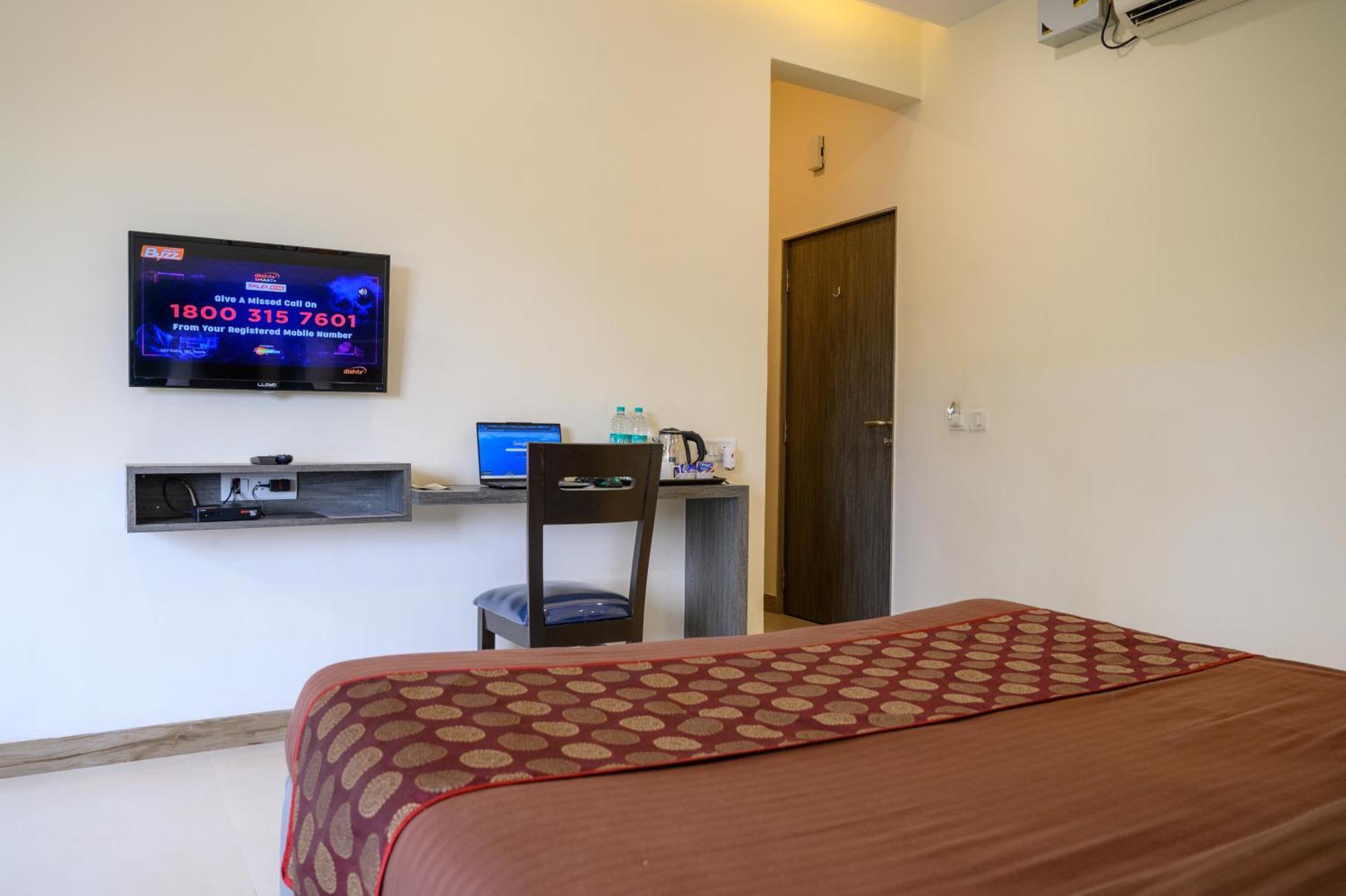 Girivihar Holiday Club - Pure Veg Lonavala Εξωτερικό φωτογραφία