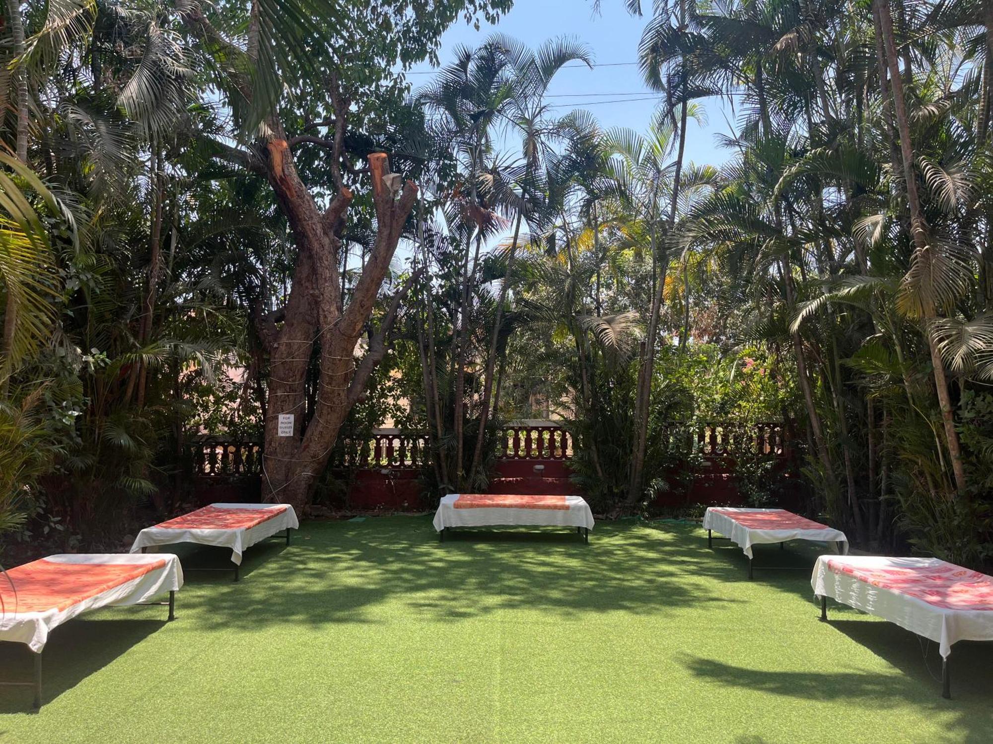 Girivihar Holiday Club - Pure Veg Lonavala Εξωτερικό φωτογραφία